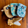 Load image into Gallery viewer, CS Collection Short Oven Mitt - Floral
